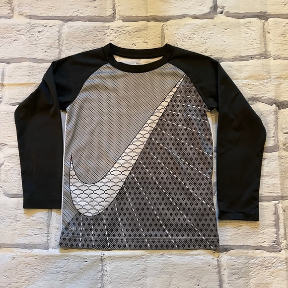 Boys active bundle sz M (8). - Picture 2 of 5